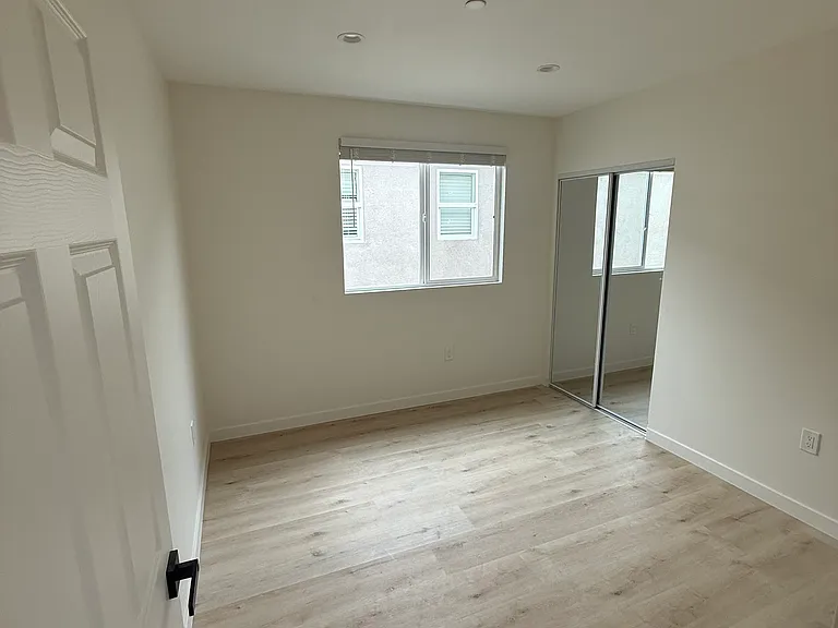 8210 Bell Ave — Photo 12