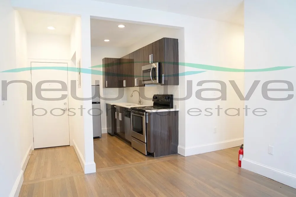 2 bed, 600 sqft, $3,800 — Photo 1