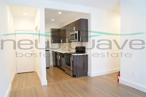 58 Queensberry St #6 Photo 1