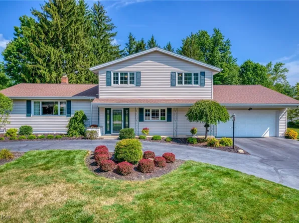 6777 Eastgate Dr, Mayfield Village, OH 44143