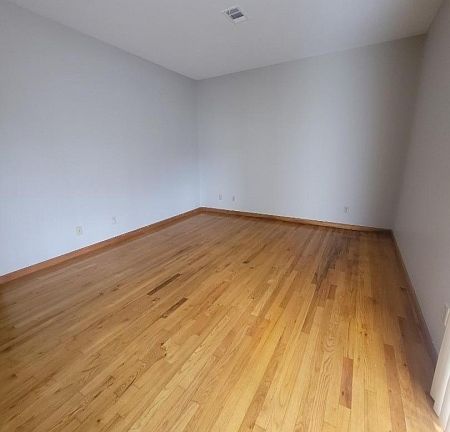 3rd image of 14 Marne St