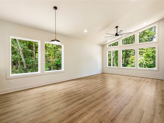 3rd image of 9 Castlebay Ln