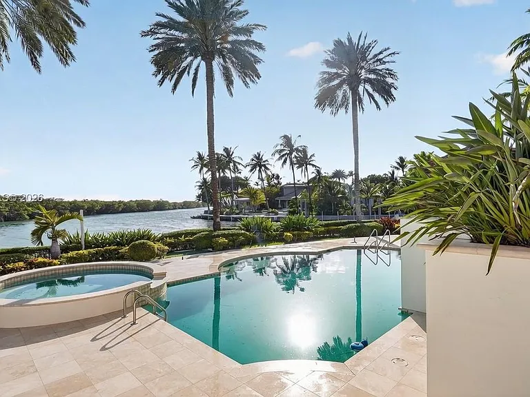 260 Cape Florida Dr — Photo 24