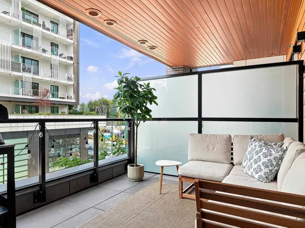 3131 Murray St #211, Pt Moody, BC V3H 1X1