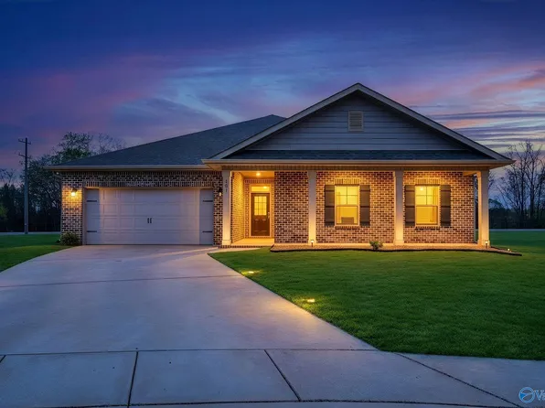 201 Poplar Hollow Dr, Harvest, AL 35749