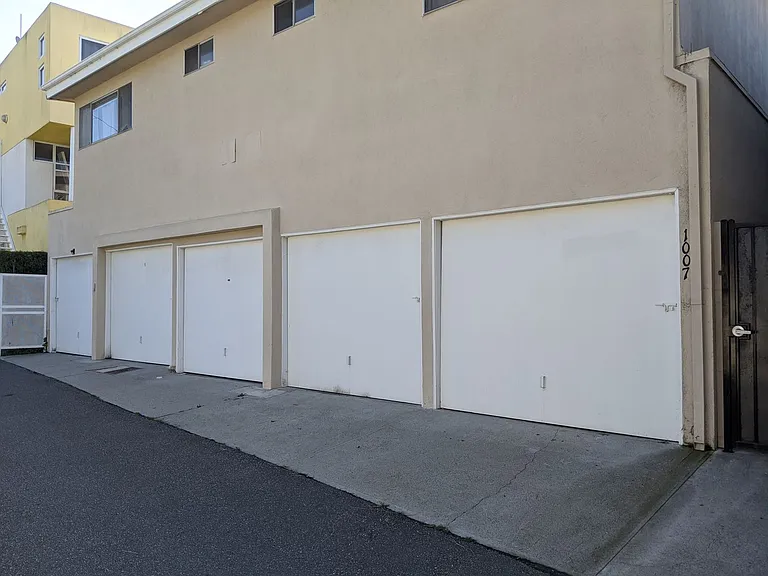 1007 Pacific St — Photo 9