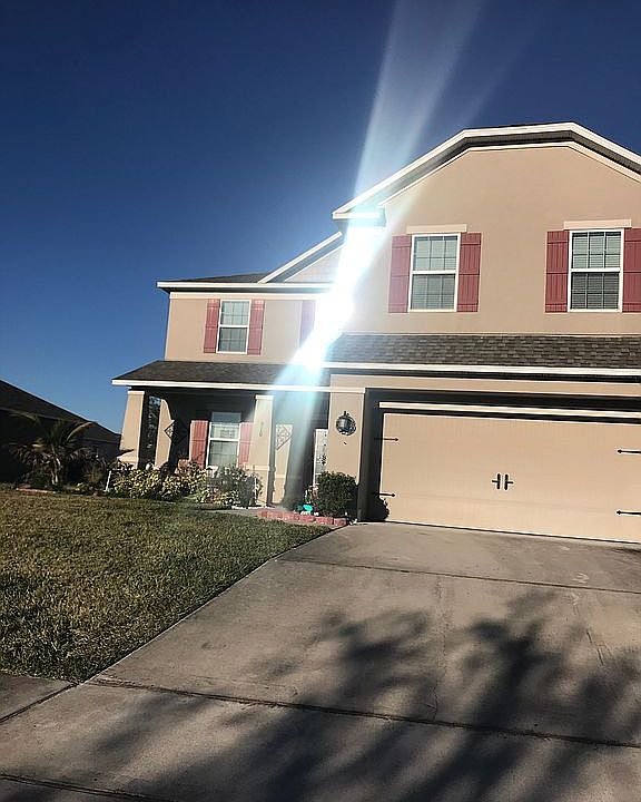 2nd image of 910 Fieldstone Way
