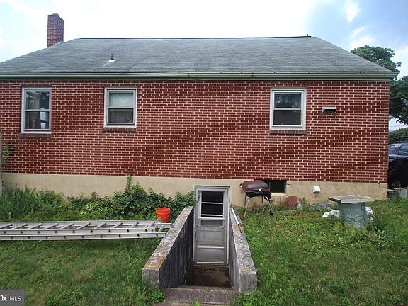 5th image of 625 Carbon Ave