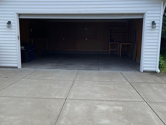3rd image of 2289 McKinley Ave