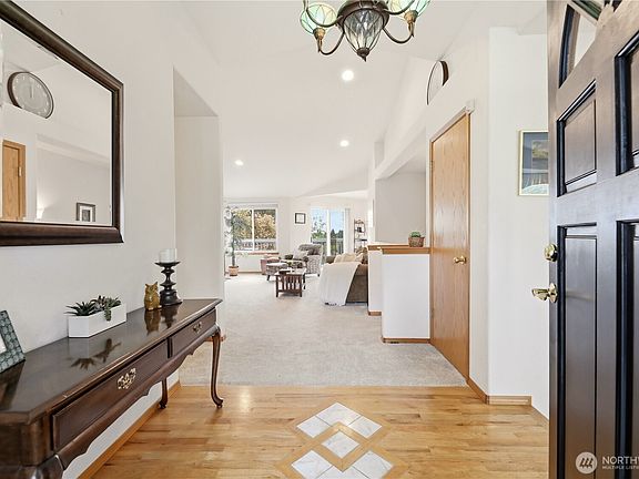 5th image of 7212 78th Street NE