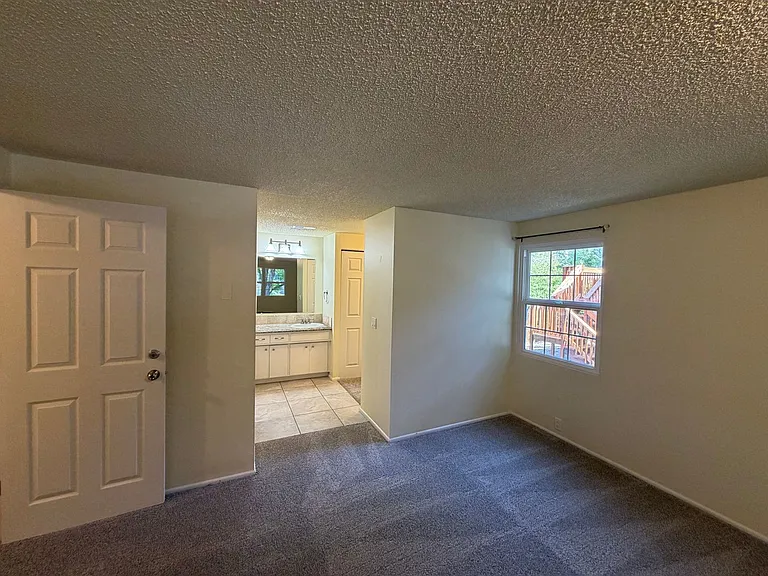 2735 Almaden St — Photo 19