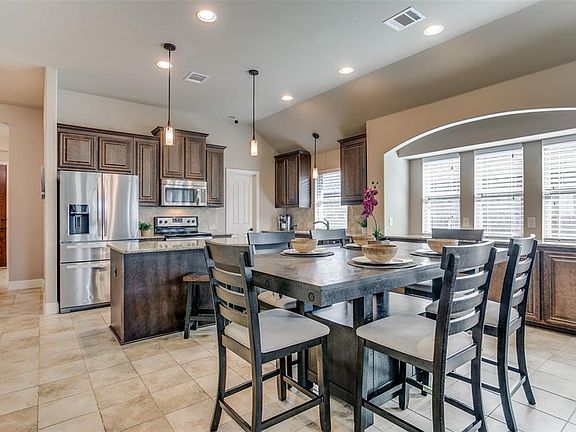 2nd image of 8104 Canyon Dr