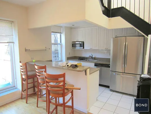 Rented by Bond New York | media 5