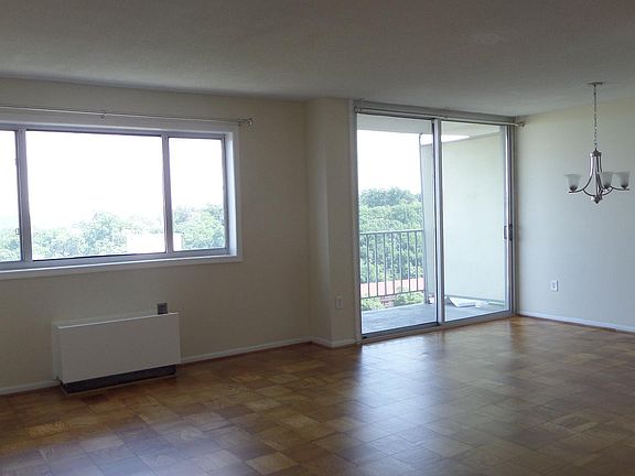 4th image of 2059 Huntington Ave APT 1511