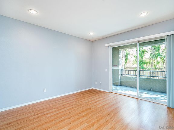 3rd image of 4061 Sandton Ln
