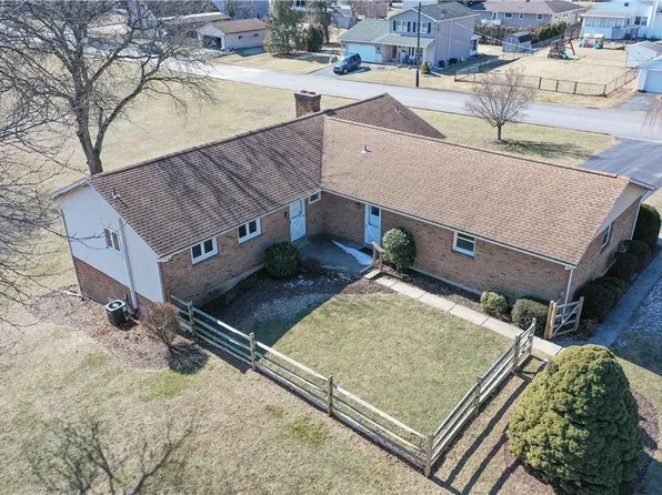 823 Breinigs Ln N, Catasauqua, PA 18032