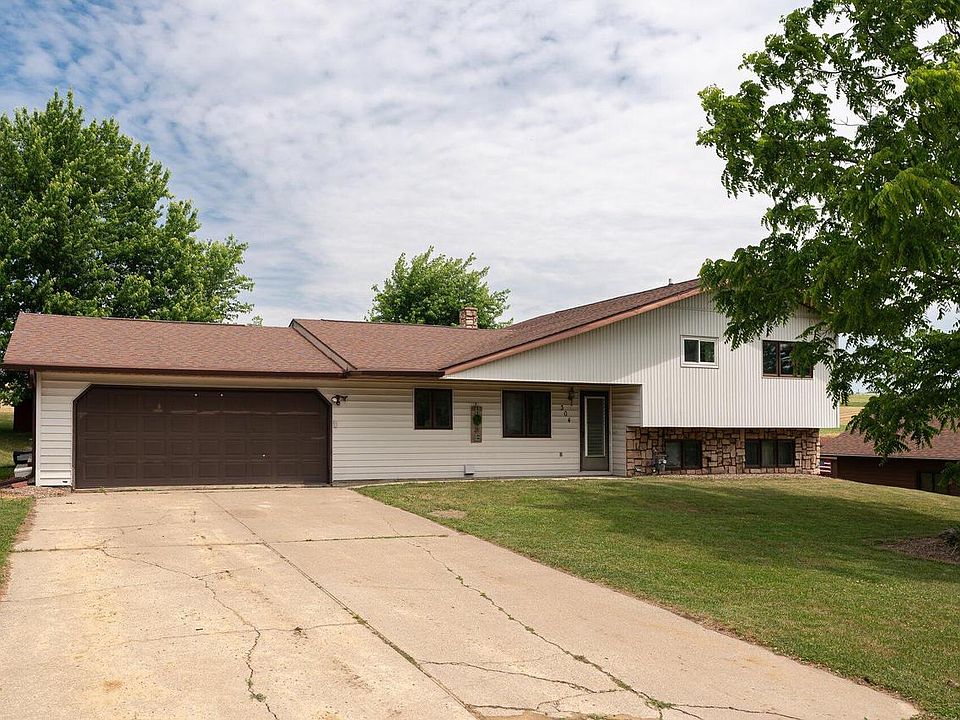 1st image of 304 Ulland AVENUE