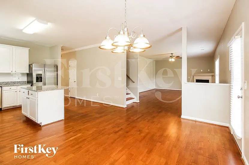 Building Photo - 6000 Black Willow Dr