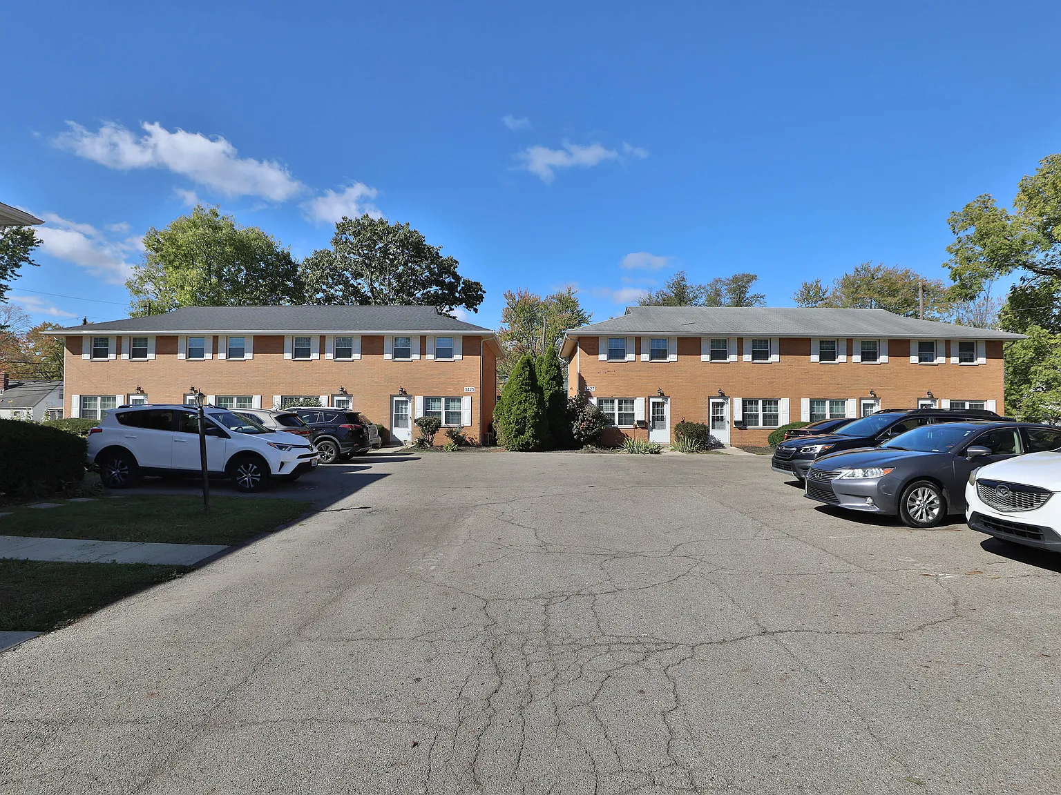 2 bed, 1.5 bath, 1000 sqft, $1,350 — Photo 1
