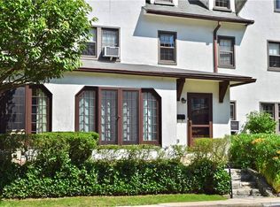 8 Prescott Sq, Bronxville, NY 10708