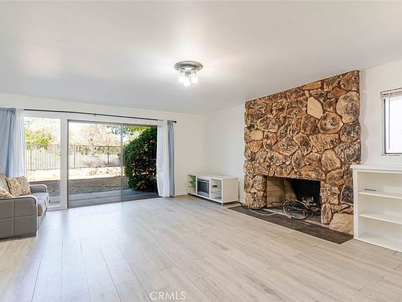 3rd image of 310 Susan Ct