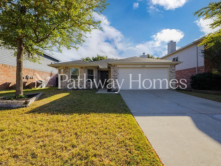 2628 Terrace Dr — Photo 2