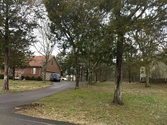 2nd image of 423 Robertson Dr