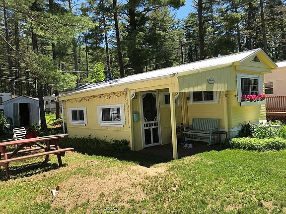 4th image of 115 Pine Pl