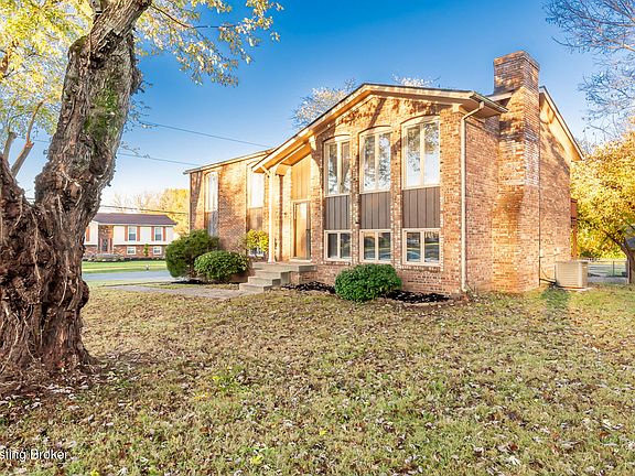 2nd image of 3609 Westmeadow Ct
