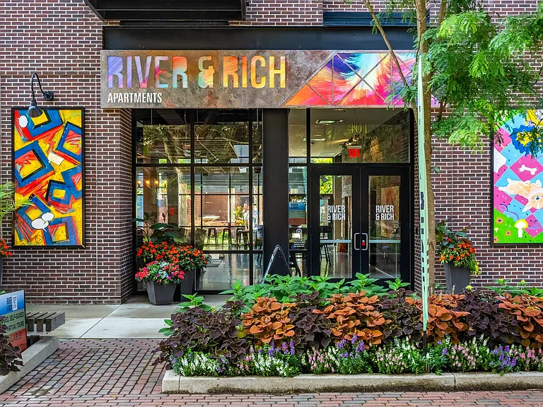 River & Rich — Photo 39