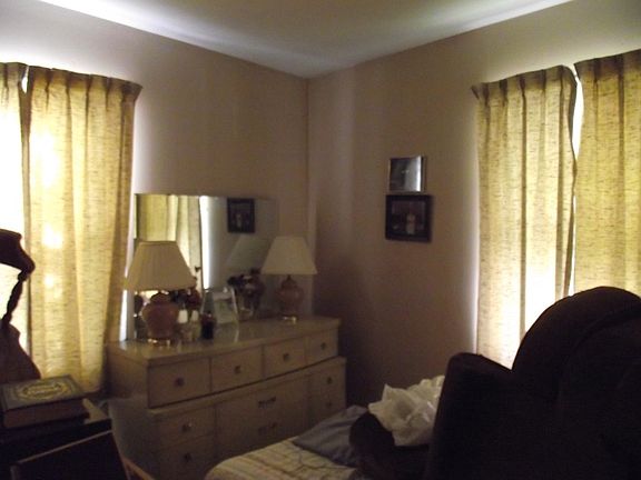 5th image of 570 Littleton St