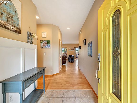 3rd image of 42465 Dale Ln
