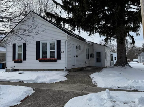 219 Center St, Auburn, IN 46706