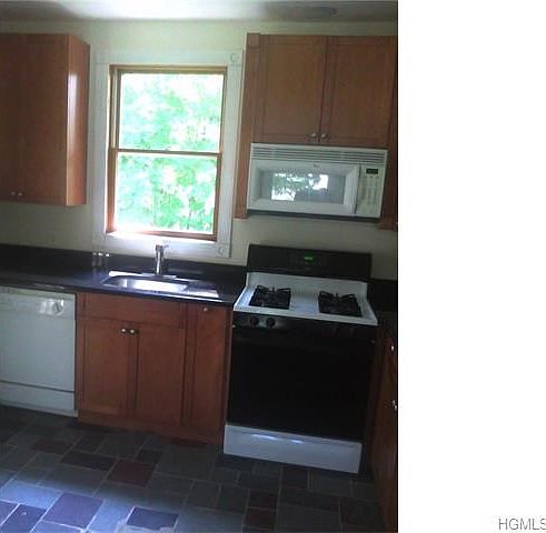 2nd image of 14 Rockland Ter