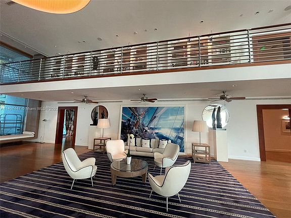 2nd image of 2627 Bayshore Dr #706