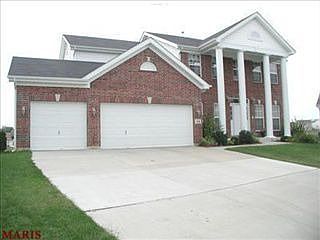 3rd image of 10 Bertha Place Ct