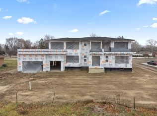 6668 Fairwood Dr, Dearborn Heights, MI 48127