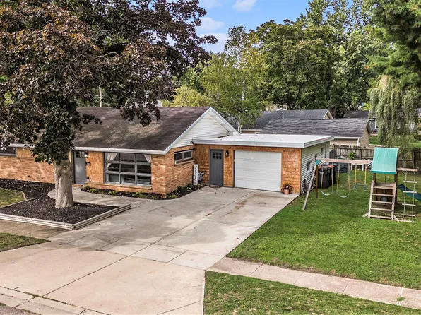 115 E Cherry St NE, Cedar Springs, MI 49319
