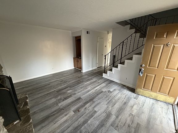 3rd image of 2341 Kimberly Dr #1