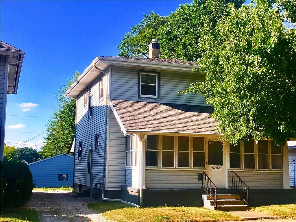1008 W Market St photo 1