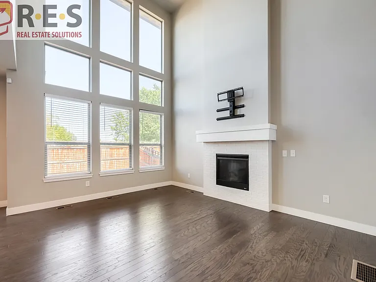 6833 Decatur St — Photo 4