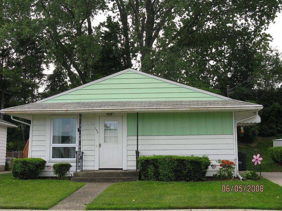 1st image of 513 E 37th St