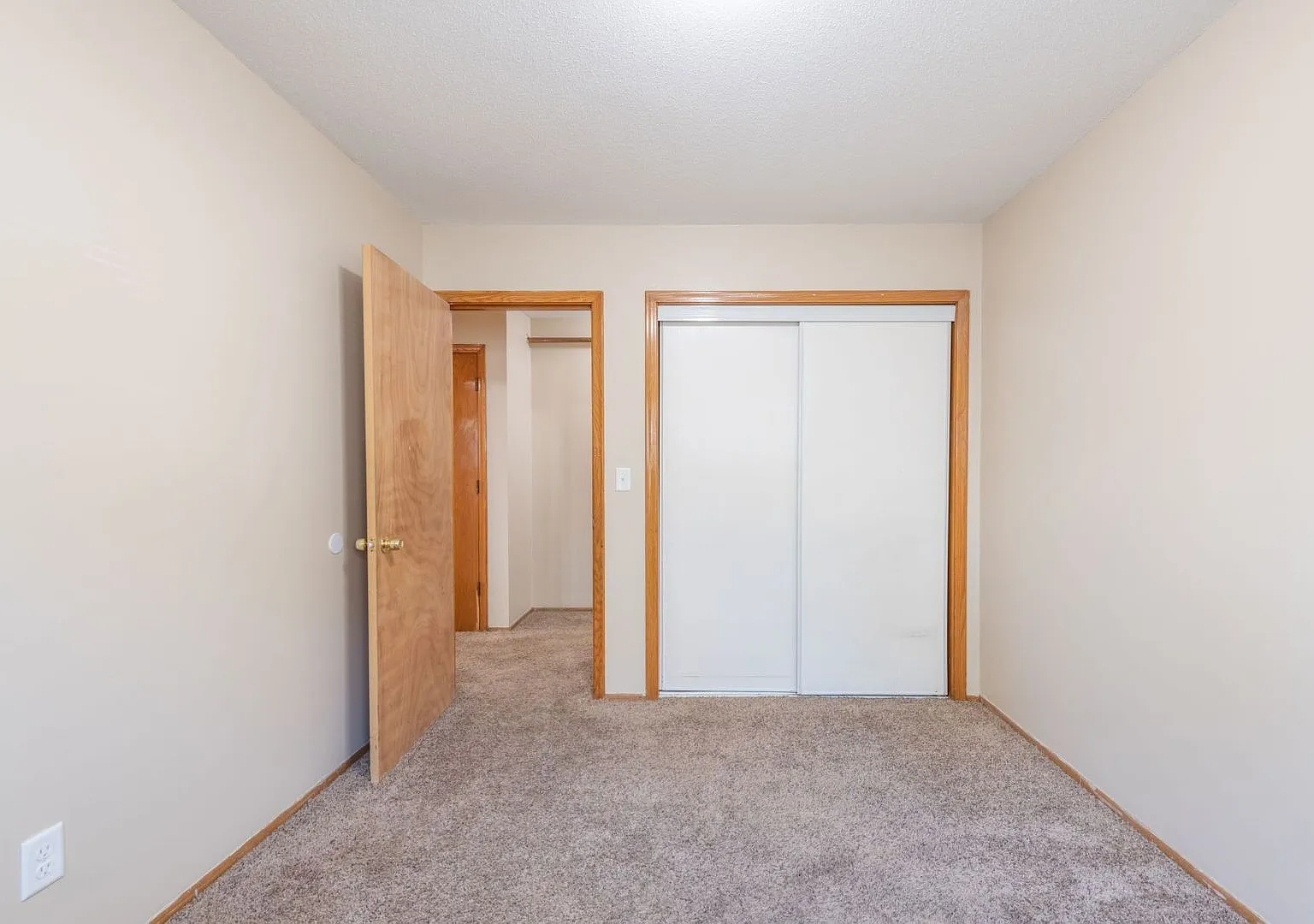 Hyde Park Where Comfort Meets Convenience — Photo 4