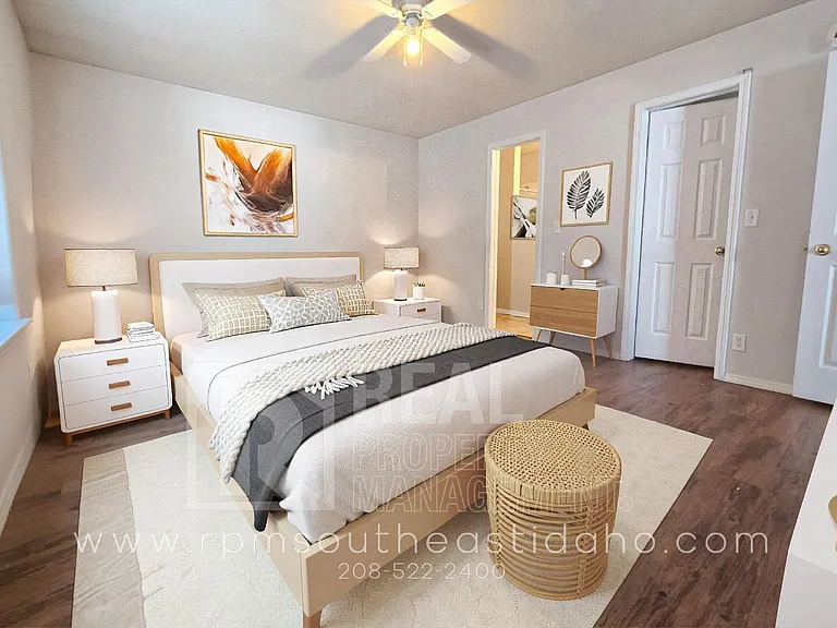 2801 E Chasewood Dr — Photo 1