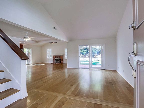 4th image of 813 Applewilde Dr
