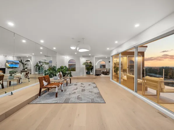 4863 Cambridge St, Burnaby, BC V5C 1H9