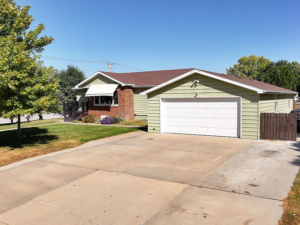 1st image of 1021 C Ave