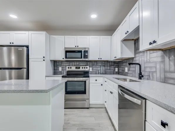 526 Cimarron Trce, Grand Prairie, TX 75051