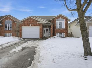 136 Courtney Cres, Welland, ON L3C 7H8