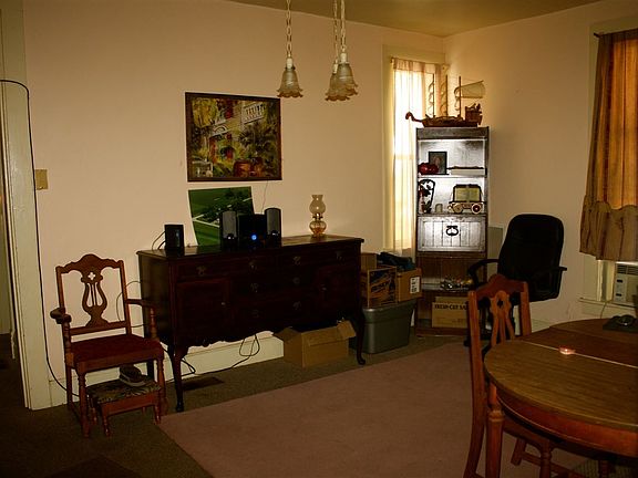 5th image of 702 N B Ave